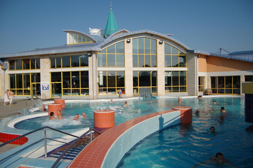 Sarvar Fuerdo Mobilhazak Room photo